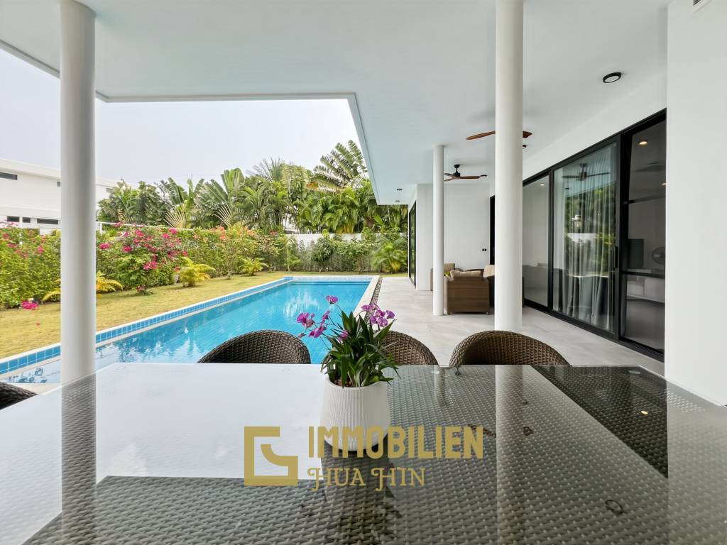 320 qm Wohnfläche / 4 Schlafzimmer + 4 Bäder / 712 qm Grundstück