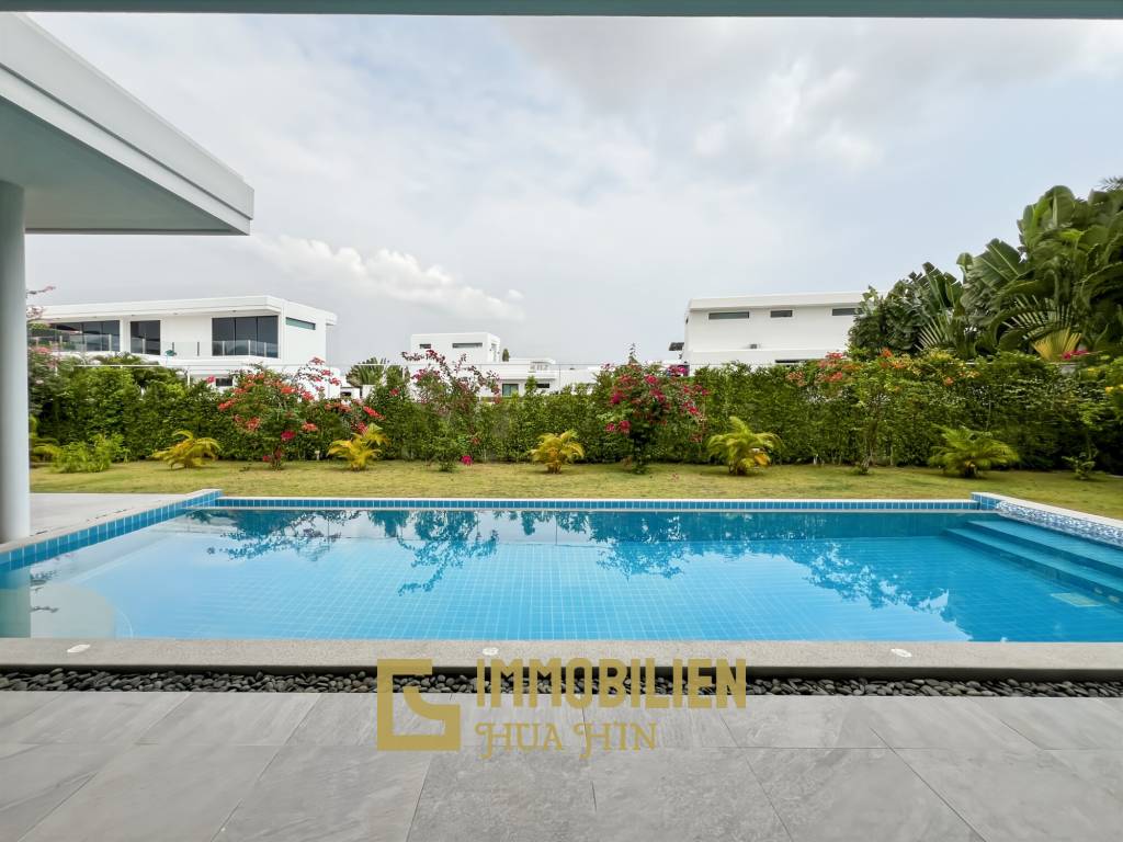 320 qm Wohnfläche / 4 Schlafzimmer + 4 Bäder / 712 qm Grundstück