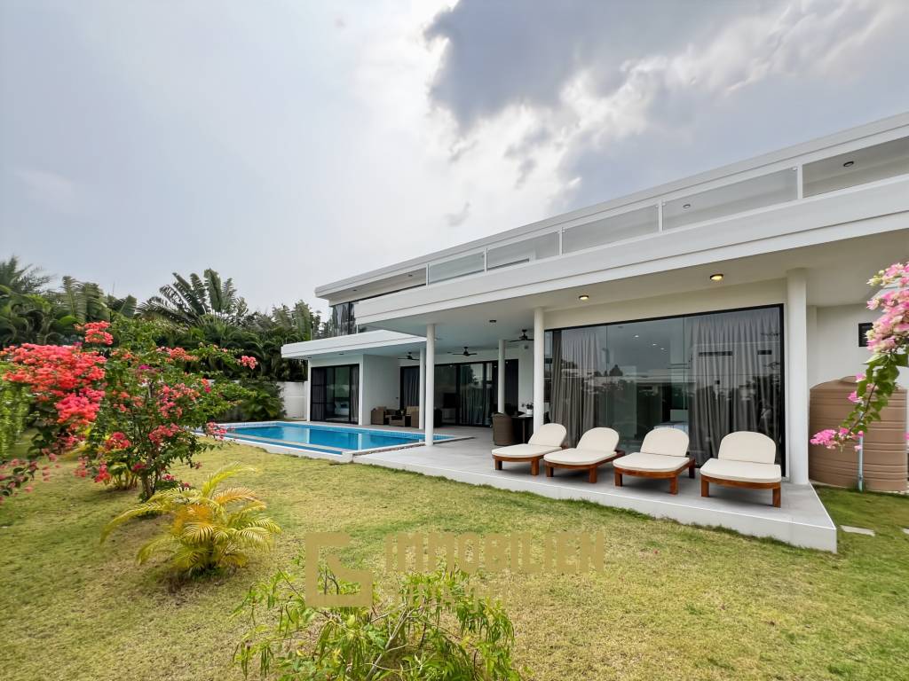 320 qm Wohnfläche / 4 Schlafzimmer + 4 Bäder / 712 qm Grundstück