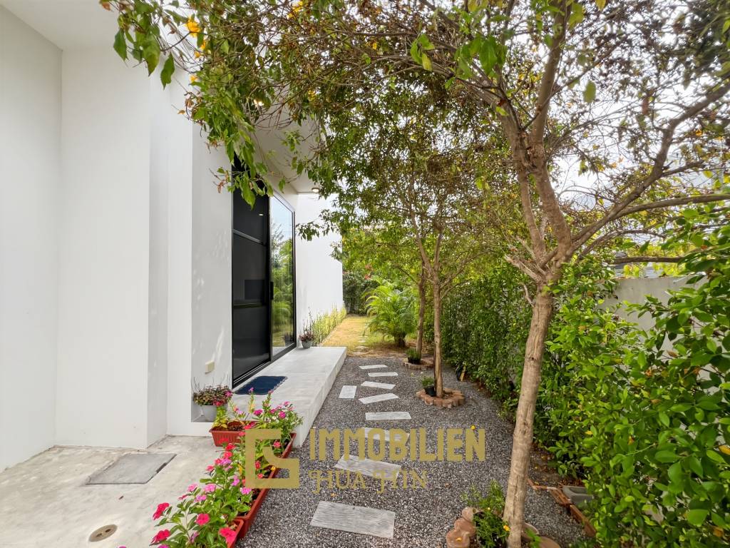 320 qm Wohnfläche / 4 Schlafzimmer + 4 Bäder / 712 qm Grundstück