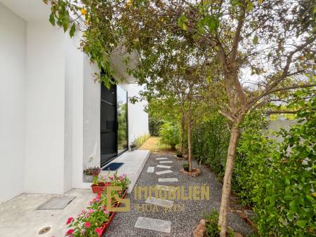 320 qm Wohnfläche / 4 Schlafzimmer + 4 Bäder / 712 qm Grundstück