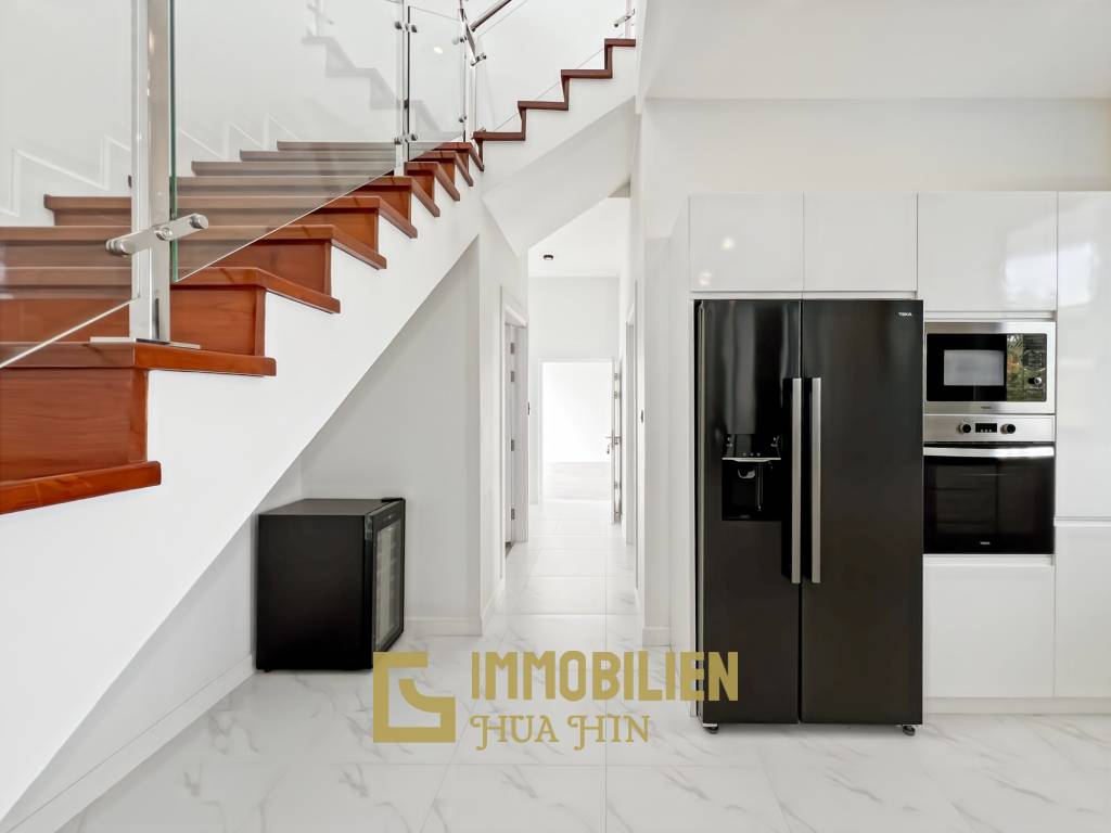 320 qm Wohnfläche / 4 Schlafzimmer + 4 Bäder / 712 qm Grundstück