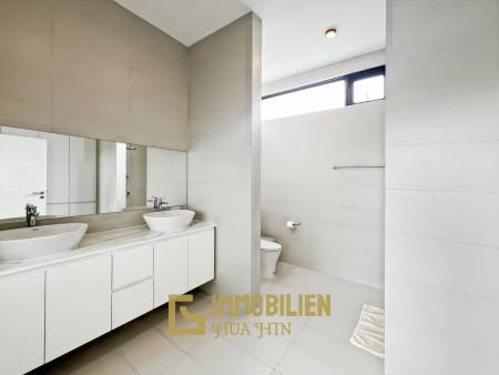 320 qm Wohnfläche / 4 Schlafzimmer + 4 Bäder / 712 qm Grundstück