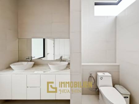 320 qm Wohnfläche / 4 Schlafzimmer + 4 Bäder / 712 qm Grundstück