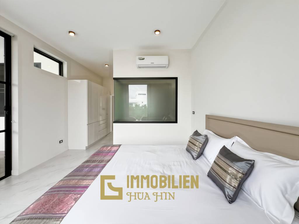 320 qm Wohnfläche / 4 Schlafzimmer + 4 Bäder / 712 qm Grundstück