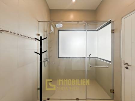 320 qm Wohnfläche / 4 Schlafzimmer + 4 Bäder / 712 qm Grundstück