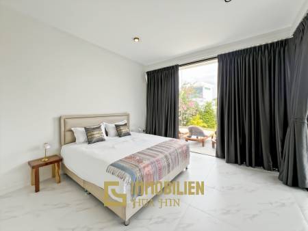 320 qm Wohnfläche / 4 Schlafzimmer + 4 Bäder / 712 qm Grundstück