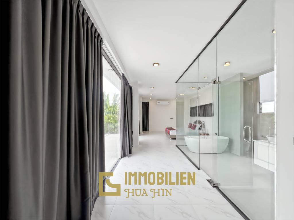 320 qm Wohnfläche / 4 Schlafzimmer + 4 Bäder / 712 qm Grundstück