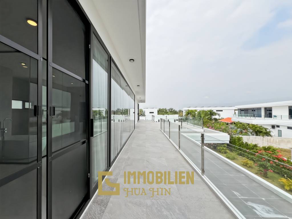 320 qm Wohnfläche / 4 Schlafzimmer + 4 Bäder / 712 qm Grundstück