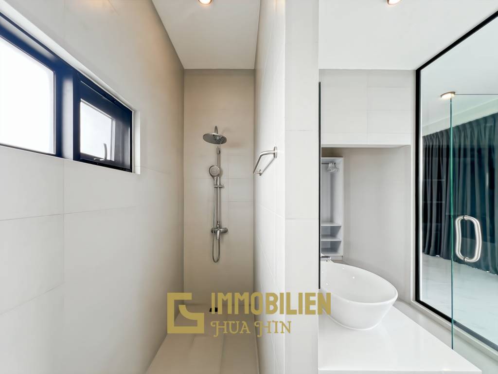 320 qm Wohnfläche / 4 Schlafzimmer + 4 Bäder / 712 qm Grundstück