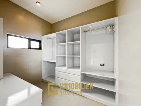 320 qm Wohnfläche / 4 Schlafzimmer + 4 Bäder / 712 qm Grundstück