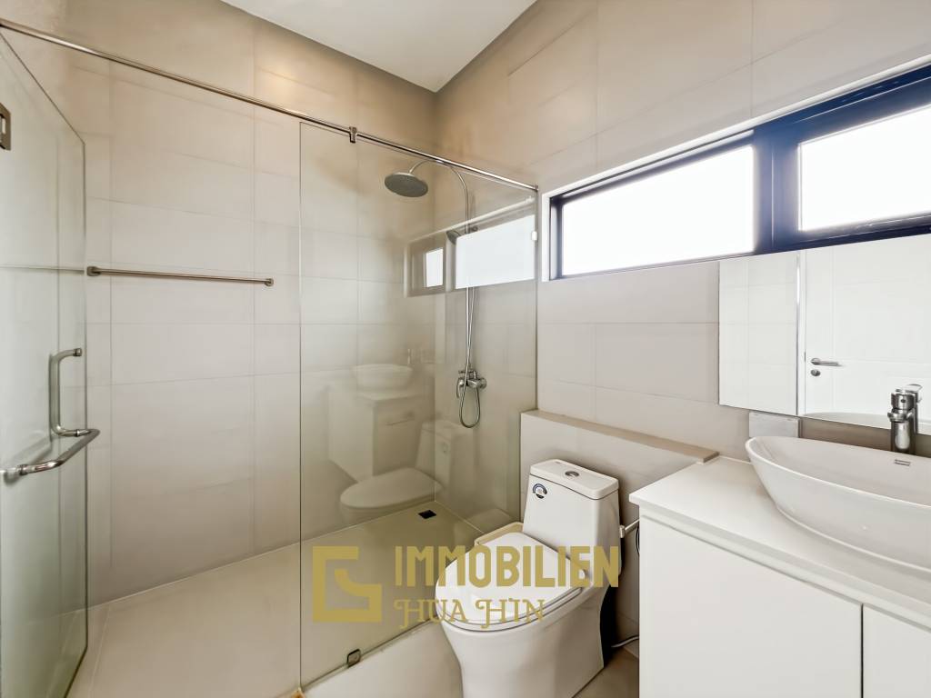 320 qm Wohnfläche / 4 Schlafzimmer + 4 Bäder / 712 qm Grundstück