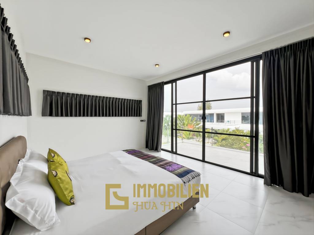 320 qm Wohnfläche / 4 Schlafzimmer + 4 Bäder / 712 qm Grundstück