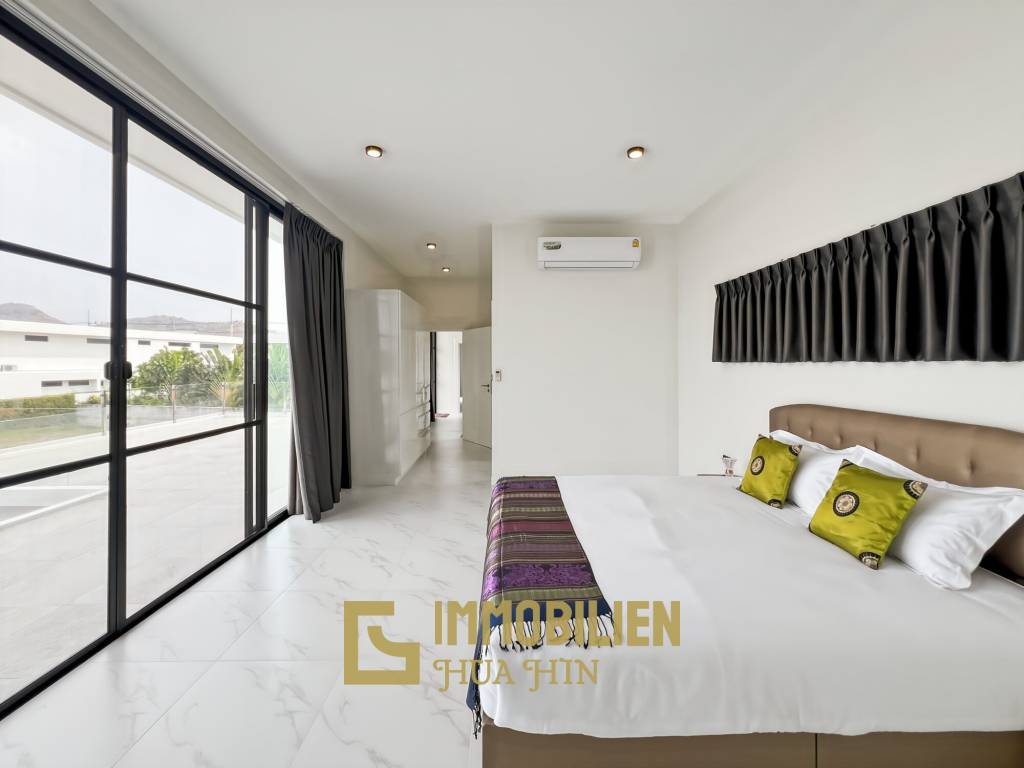 320 qm Wohnfläche / 4 Schlafzimmer + 4 Bäder / 712 qm Grundstück