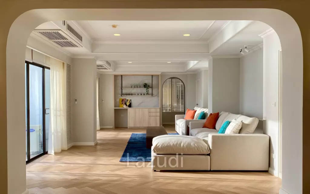Ultra-Spacious Sea View Living 3-Bedroom Residence