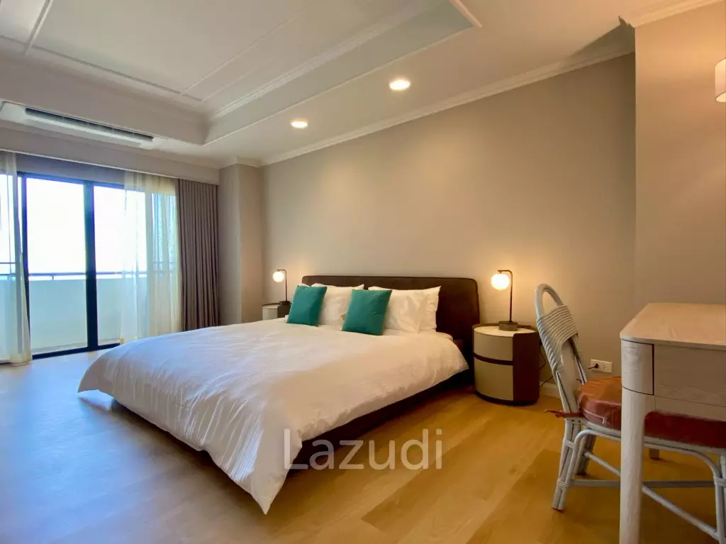 Ultra-Spacious Sea View Living 3-Bedroom Residence