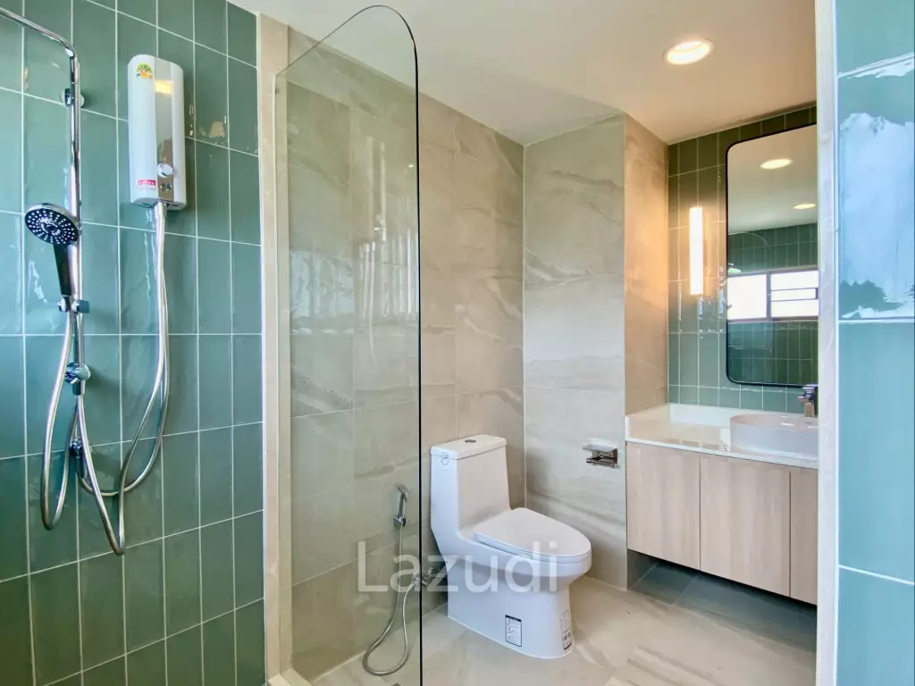 Ultra-Spacious Sea View Living 3-Bedroom Residence