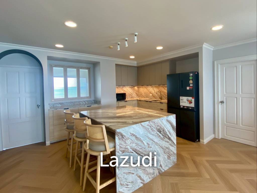 Ultra-Spacious Sea View Living 3-Bedroom Residence