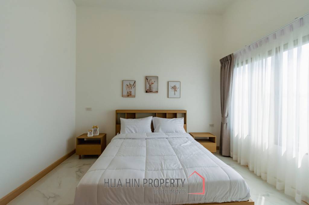New Modern Pool Courtyard Villa in Wang Phong Pran Buri