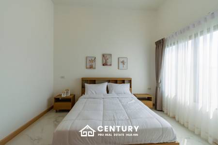 New Modern Pool Courtyard Villa in Wang Phong Pran Buri