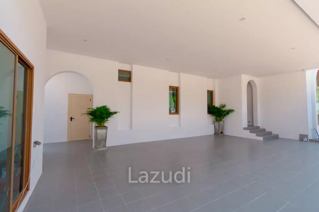 New Modern Pool Courtyard Villa in Wang Phong Pran Buri