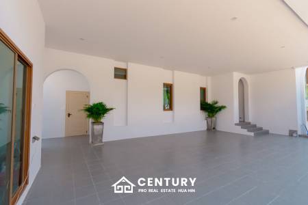 New Modern Pool Courtyard Villa in Wang Phong Pran Buri