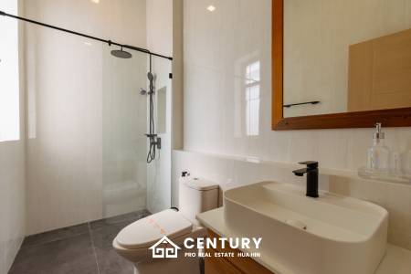 New Modern Pool Courtyard Villa in Wang Phong Pran Buri