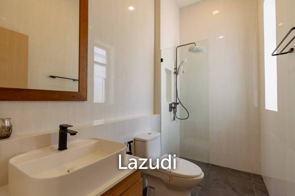 New Modern Pool Courtyard Villa in Wang Phong Pran Buri