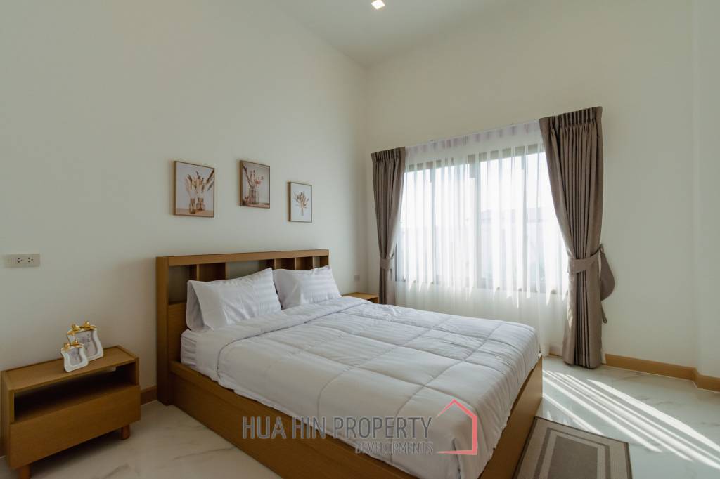 New Modern Pool Courtyard Villa in Wang Phong Pran Buri