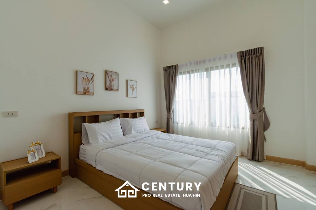 New Modern Pool Courtyard Villa in Wang Phong Pran Buri