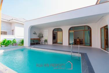 New Modern Pool Courtyard Villa in Wang Phong Pran Buri