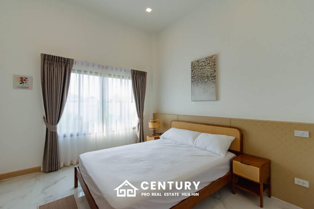 New Modern Pool Courtyard Villa in Wang Phong Pran Buri