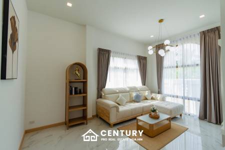 New Modern Pool Courtyard Villa in Wang Phong Pran Buri