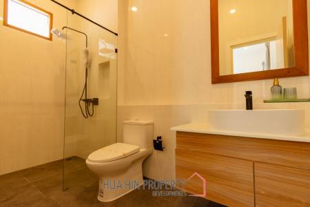 New Modern Pool Courtyard Villa in Wang Phong Pran Buri