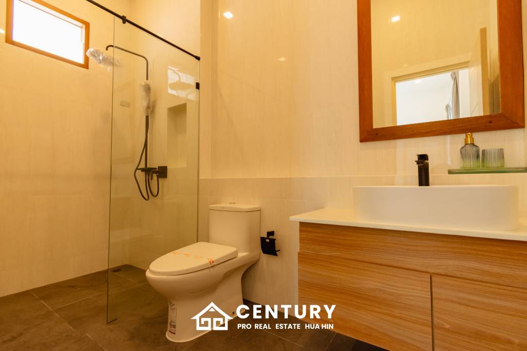 New Modern Pool Courtyard Villa in Wang Phong Pran Buri