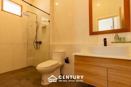 New Modern Pool Courtyard Villa in Wang Phong Pran Buri