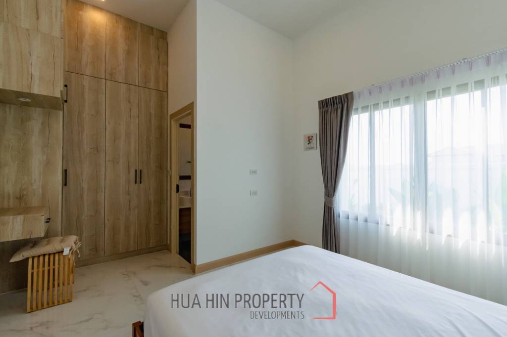 New Modern Pool Courtyard Villa in Wang Phong Pran Buri