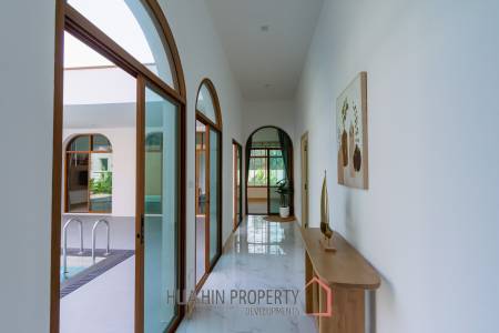 New Modern Pool Courtyard Villa in Wang Phong Pran Buri