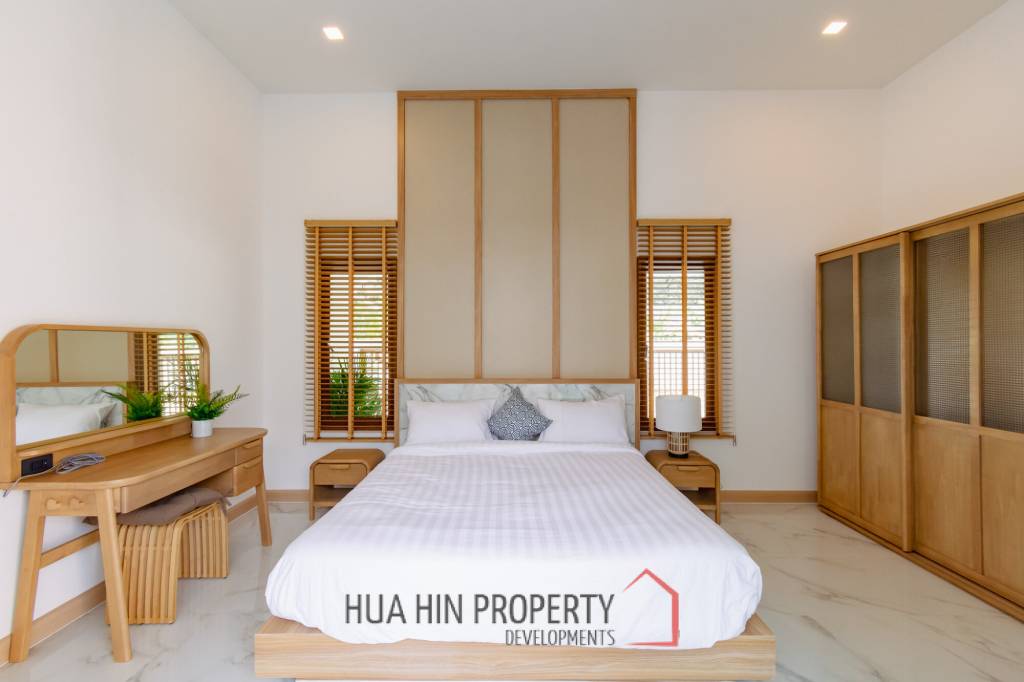 New Modern Pool Courtyard Villa in Wang Phong Pran Buri