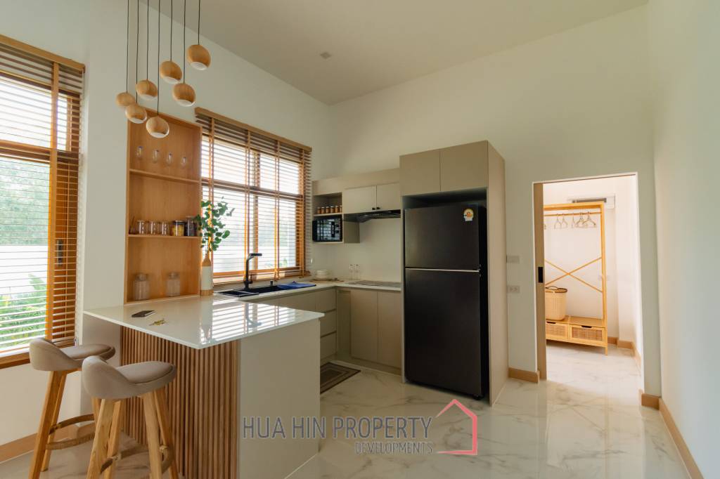 New Modern Pool Courtyard Villa in Wang Phong Pran Buri