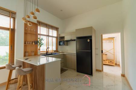 New Modern Pool Courtyard Villa in Wang Phong Pran Buri