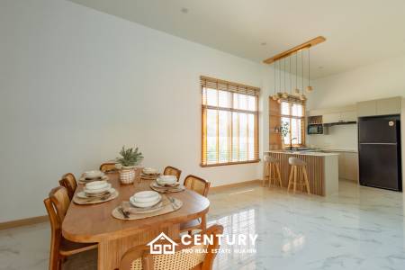 New Modern Pool Courtyard Villa in Wang Phong Pran Buri