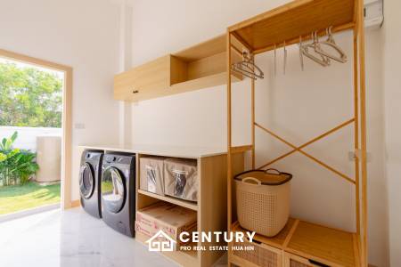 New Modern Pool Courtyard Villa in Wang Phong Pran Buri