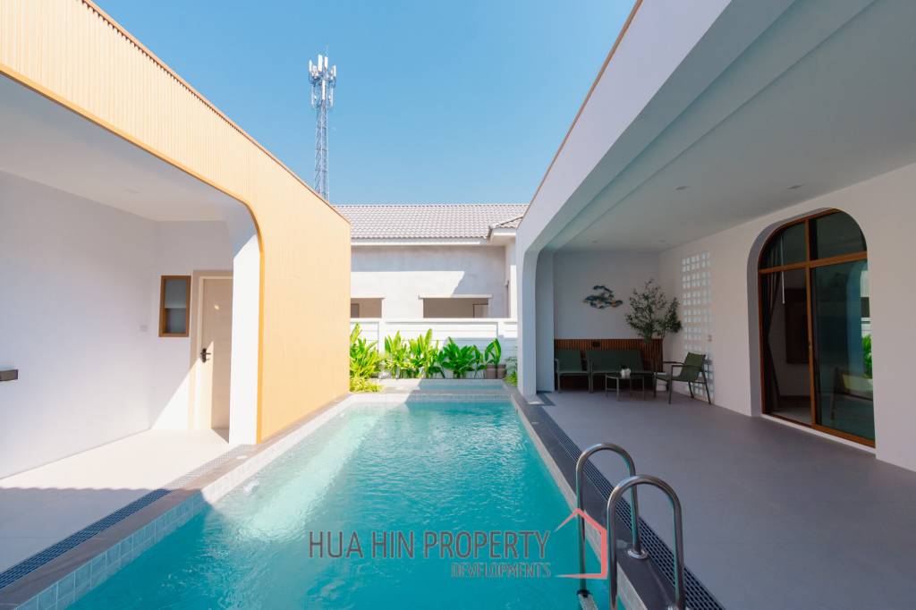 New Modern Pool Courtyard Villa in Wang Phong Pran Buri