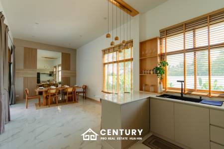 New Modern Pool Courtyard Villa in Wang Phong Pran Buri