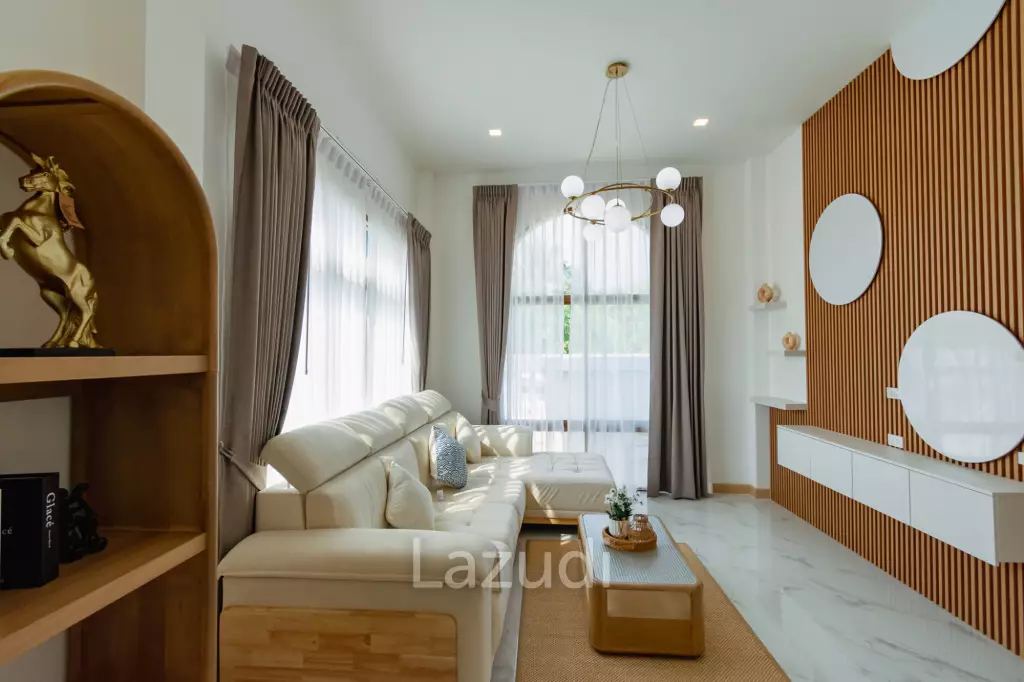 New Modern Pool Courtyard Villa in Wang Phong Pran Buri