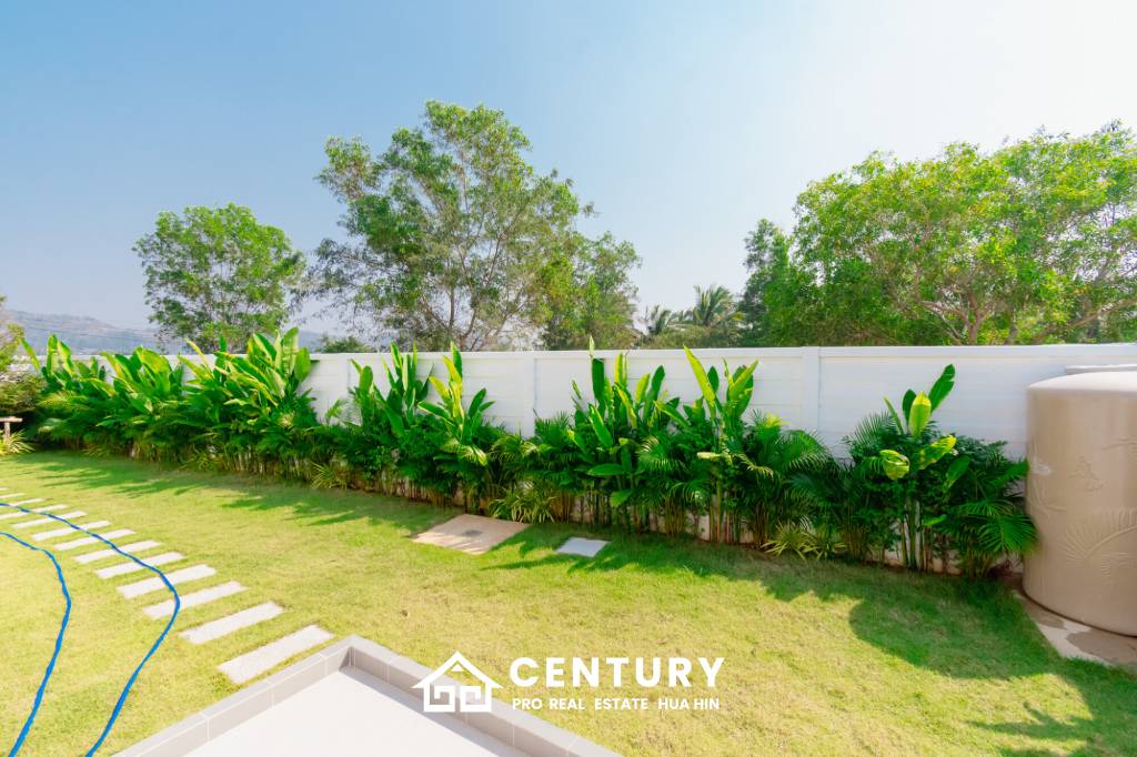 New Modern Pool Courtyard Villa in Wang Phong Pran Buri