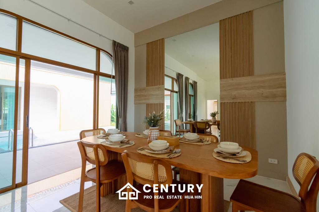 New Modern Pool Courtyard Villa in Wang Phong Pran Buri