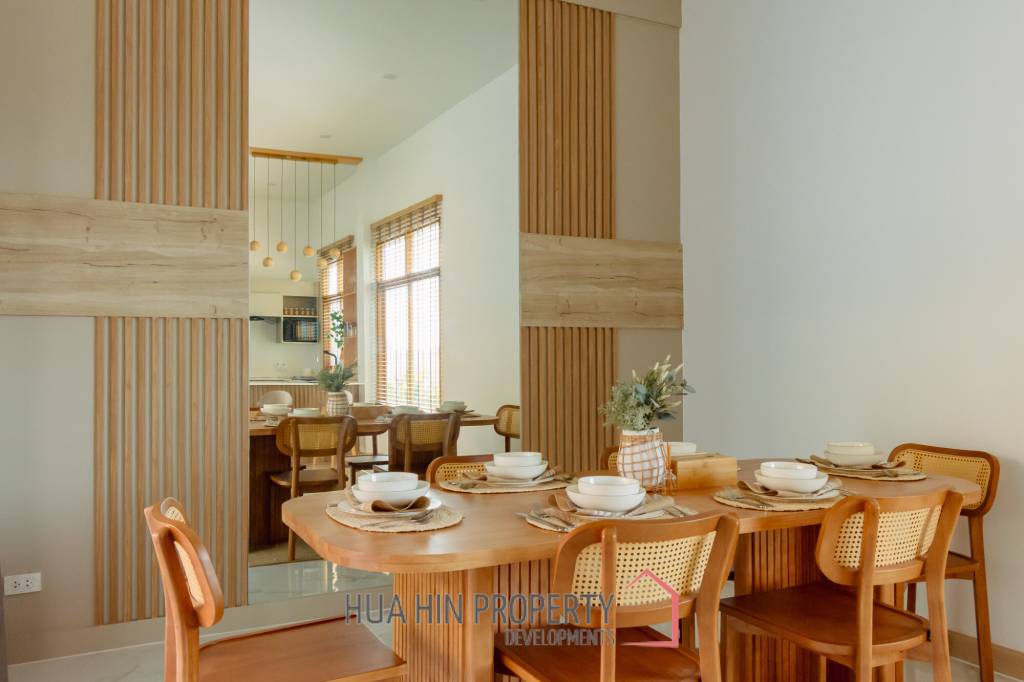 New Modern Pool Courtyard Villa in Wang Phong Pran Buri