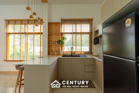 New Modern Pool Courtyard Villa in Wang Phong Pran Buri